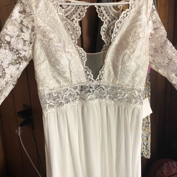 Ivory Embroidered Dress with Open Back - Picture 3 of 5